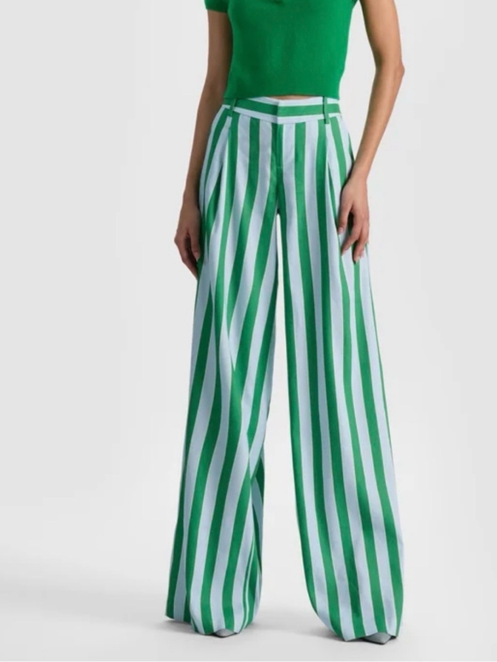 NWT Alice + Olivia
Women's Green Eric Striped Pants Sz 2